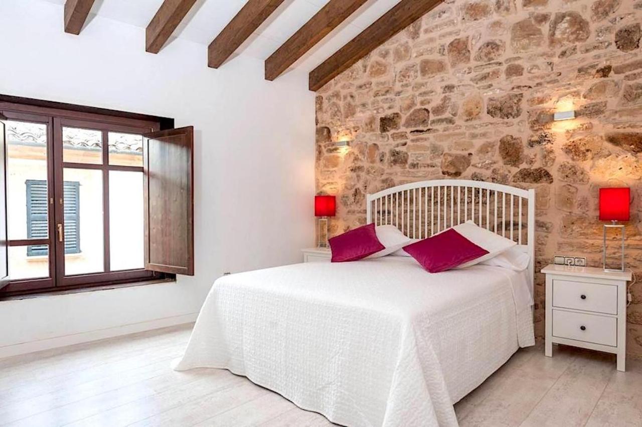 Casa Sa Pedra, En El Centro Historico De Hébergement de vacances